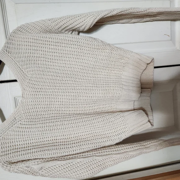 Women's Cream Cable Knit Sweater - Picture 10 of 11